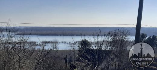 Plac sa pogledom na Dunav-Belegis