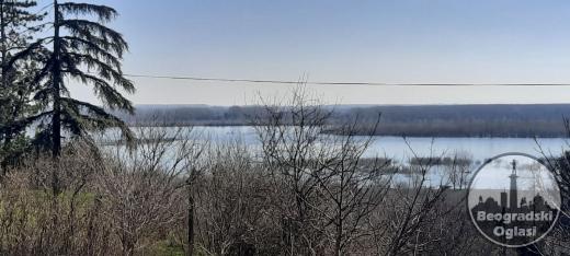 Plac sa pogledom na Dunav-Belegis