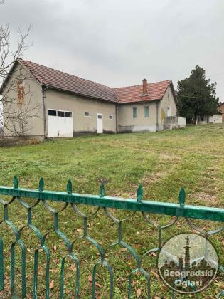 Prodajem dve kuce u Vrbovnu-Lazarevac