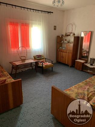 Prodajem dve kuce u Vrbovnu-Lazarevac