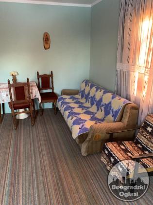 Prodajem dve kuce u Vrbovnu-Lazarevac