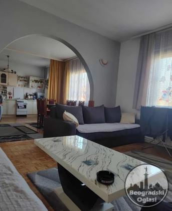 Prodajem kucu u sefkerinu