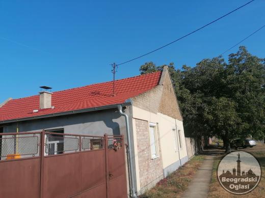 Kuća u Melencima na duplom placu