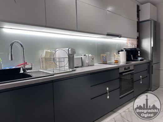 Luksuzan, Smart Home Stan na Odličnoj Lokaciji,Vukov spomenik