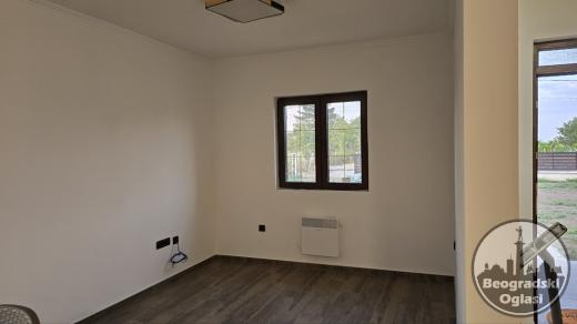 Luksuzna kuca u ekskluzivnoj vikend zoni-Cortanovci