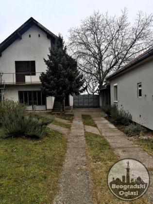 Porodicna kuca u Kuli,odmah useljiva,bez ulaganja