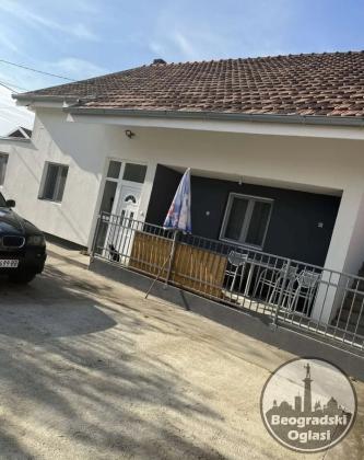 Prodajem kucu u Surcinu