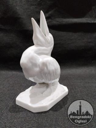 Herendi figura pelikan