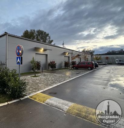 Izdajem halu u Rakovici od 210m2 i 440m2
