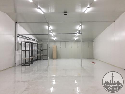 Izdajem halu u Rakovici od 210m2 i 440m2