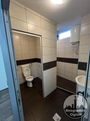 Izdajem magacin sa kancelarijama od 360m2 u Rakovici
