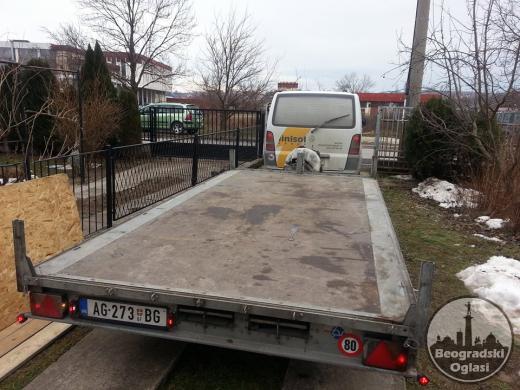 IZNAJMLJIVANJE AUTO PRIKOLICA SA CERADOM