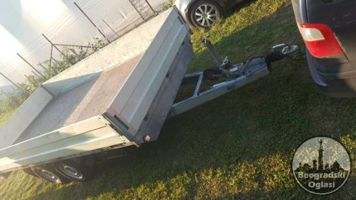IZNAJMLJIVANJE AUTO PRIKOLICA SA CERADOM