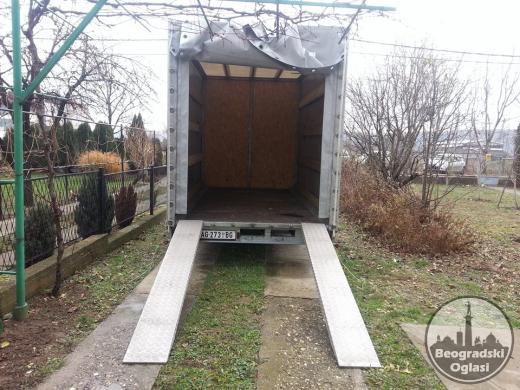 IZNAJMLJIVANJE AUTO PRIKOLICA SA CERADOM