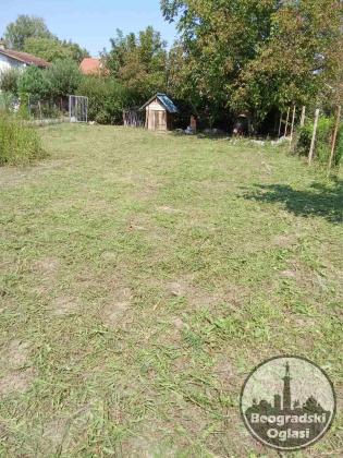 Na prodaju plac u Krnjaci-Beograd