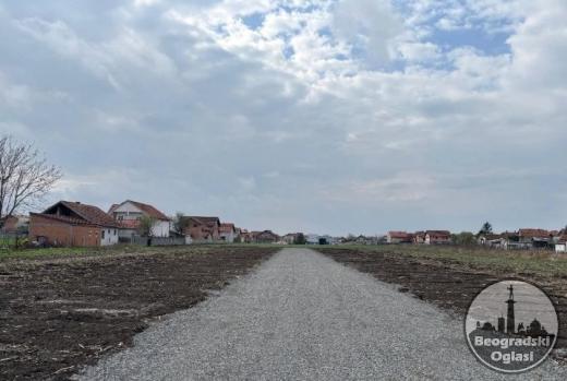 Prodajem gradjevinske parcele u Borci