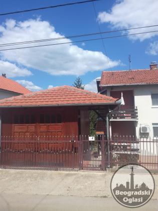 Sremcica,porodicna kuca.