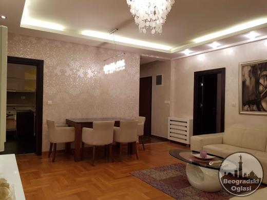 Izdajem ili prodajem LUX stan Beograd-Vozdovac