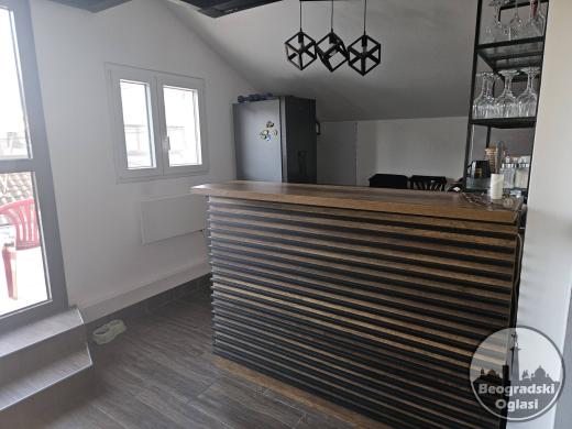 Stan sa velikom terasom, 65 m2, Prvomajska Zemun