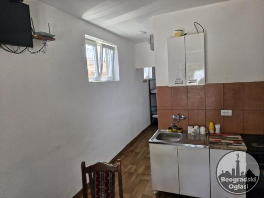 Izdajem smestaj za radnike u Dobanovcima