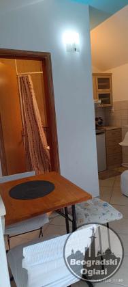 Izdajem studio-apartman u Meljinama