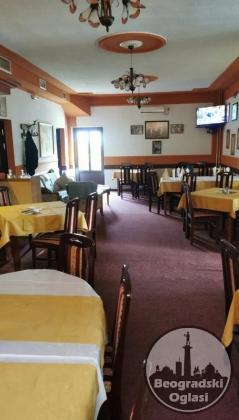 Kuca sa restoranom u Irigu