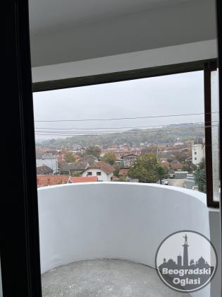 Prodajem stan u najstrozem centru Petrovca na Mlavi