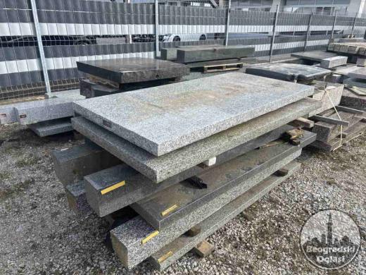 Na prodaju 30 m3 granitnih ploca, stubova