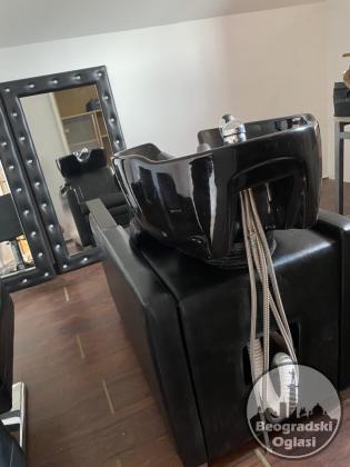 Na prodaju kompletna oprema za frizerski salon