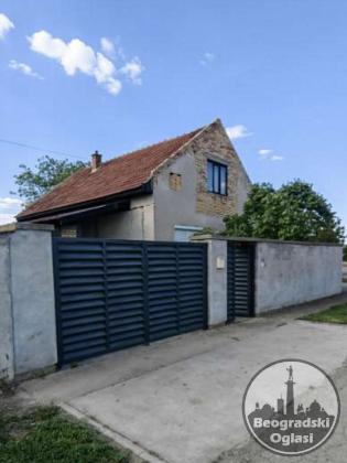 Na prodaju kuća u Bačkom Gračacu